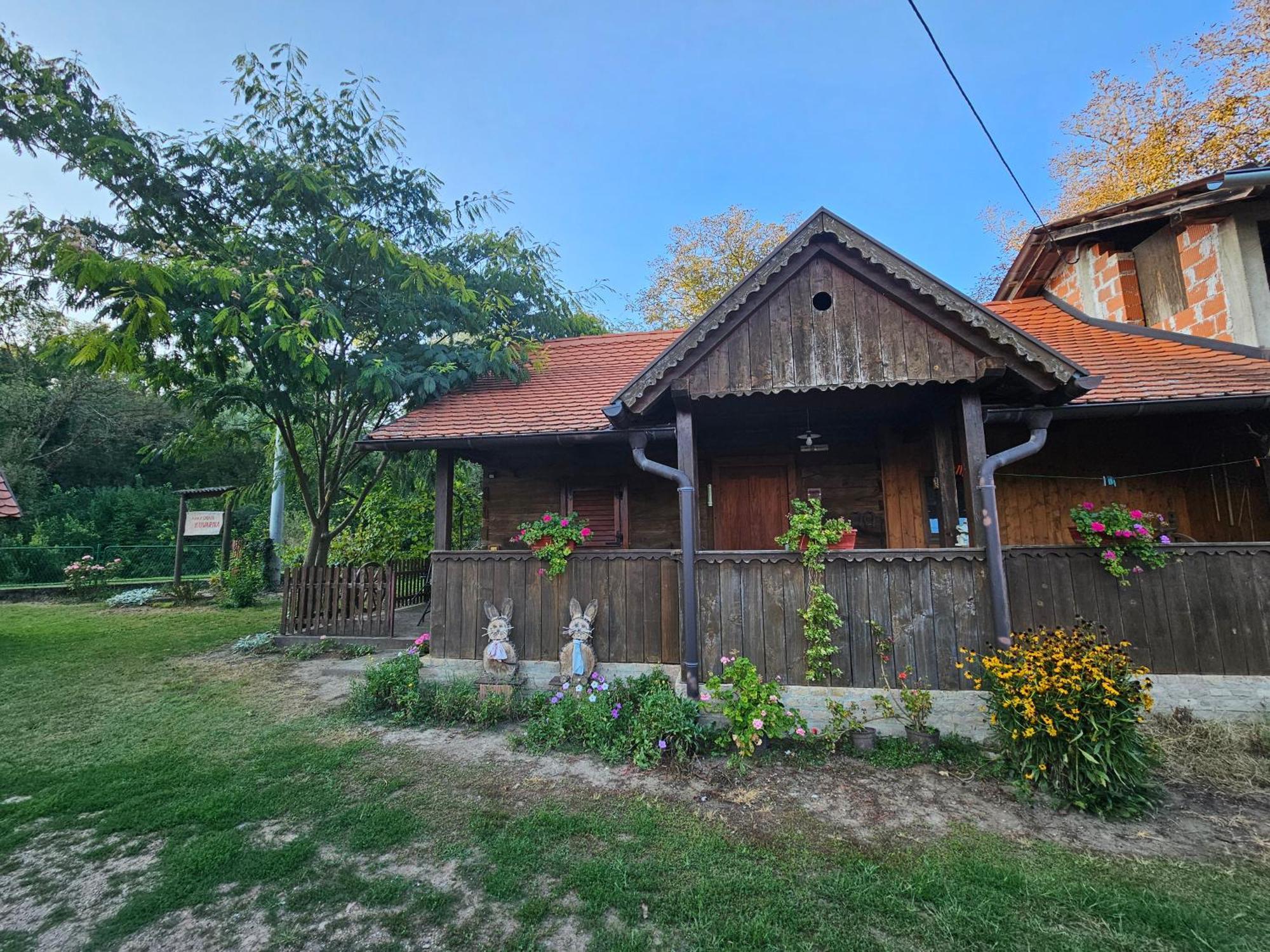 Apartments Kuvarna Cigoc Luaran gambar