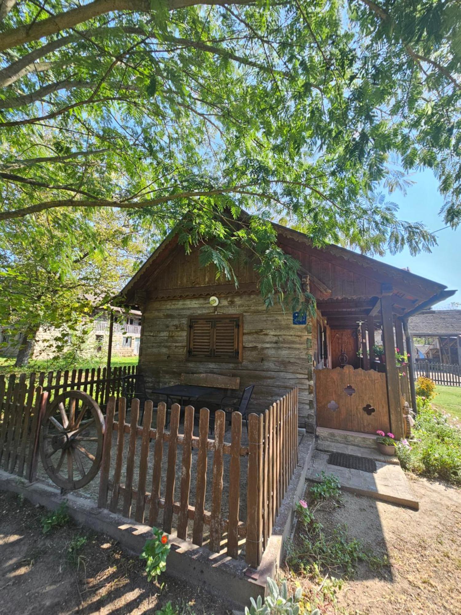 Apartments Kuvarna Cigoc Luaran gambar