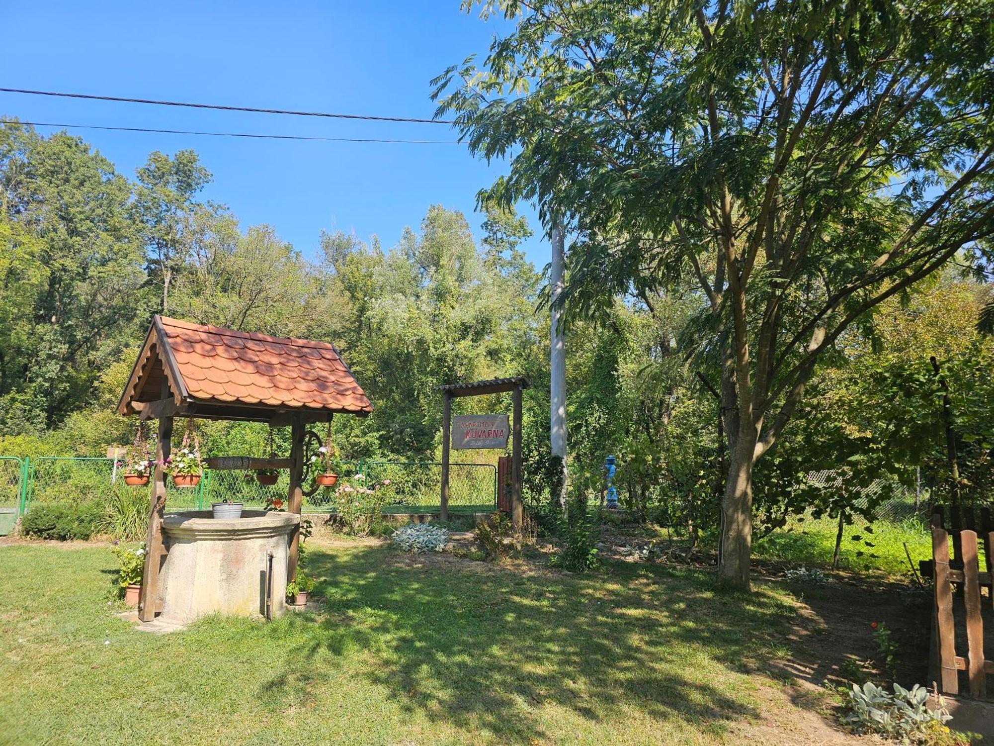 Apartments Kuvarna Cigoc Luaran gambar